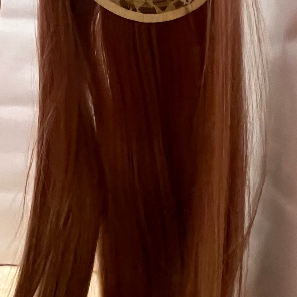 Light auburn wig topper with shape and highlights. - Picture 4 of 5